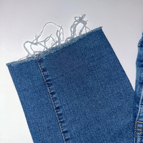 Social Standard by Sanctuary Slim Straight, raw hem medium‎ wash jeans sz 2 / 26 - Picture 4 of 11